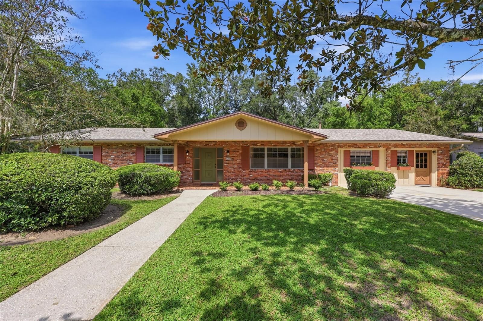 Property Photo: 2280 NW 21st Place FL 32605