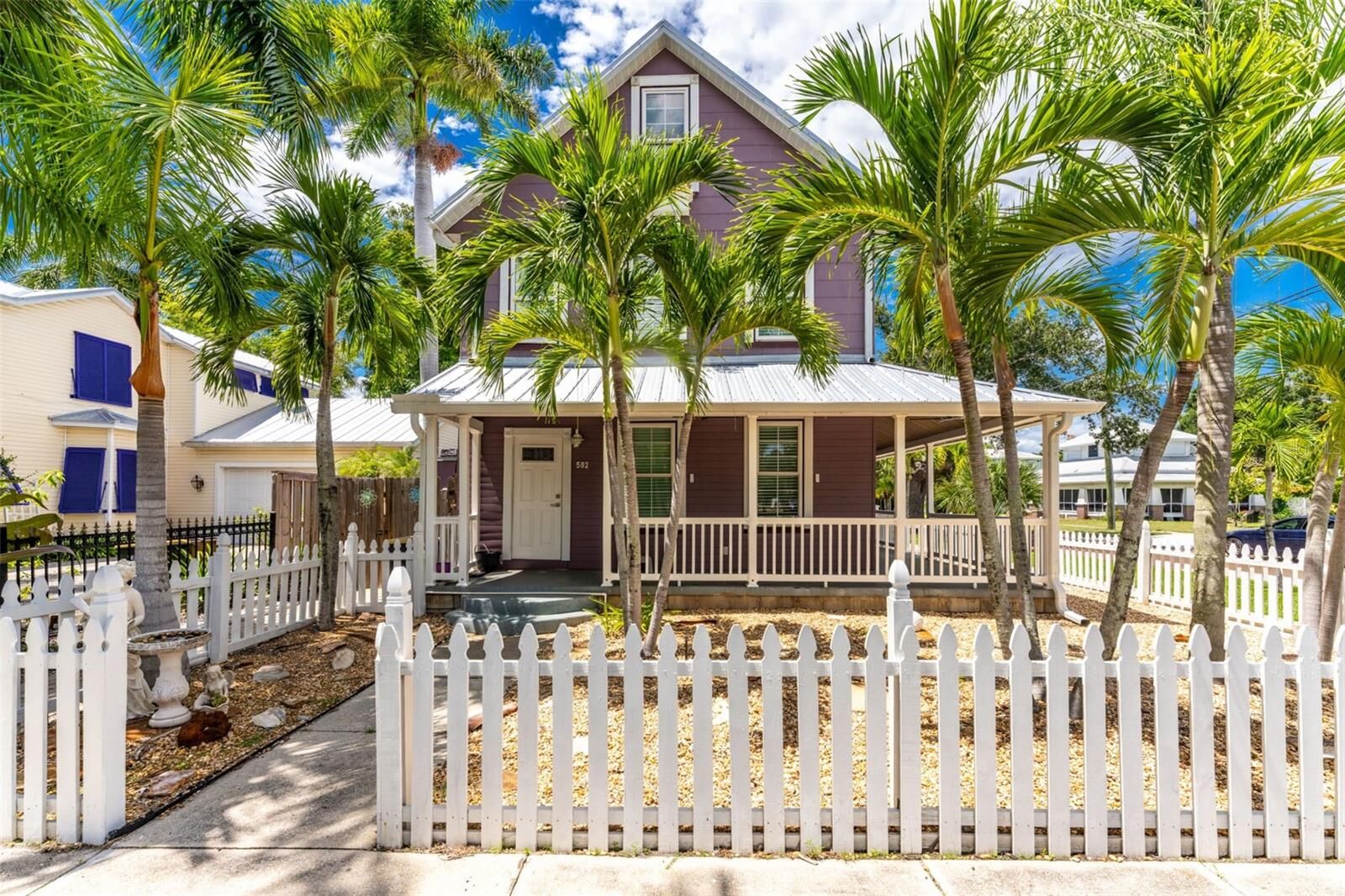 Property Photo:  502 W Marion Avenue  FL 33950 