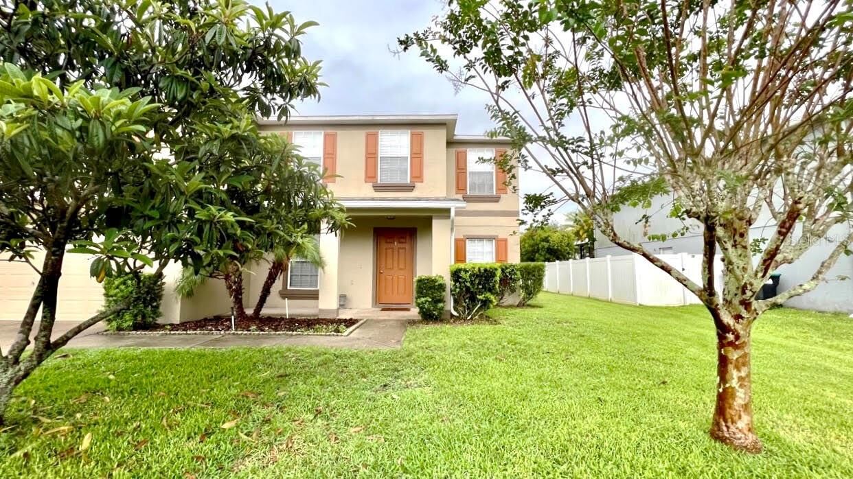 Property Photo:  831 Horseshoe Falls Drive  FL 32828 