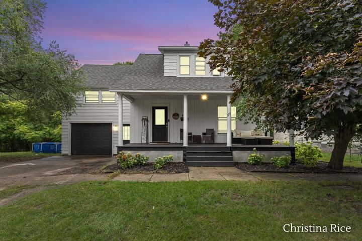 Property Photo:  403 E Cass Street  MI 48838 