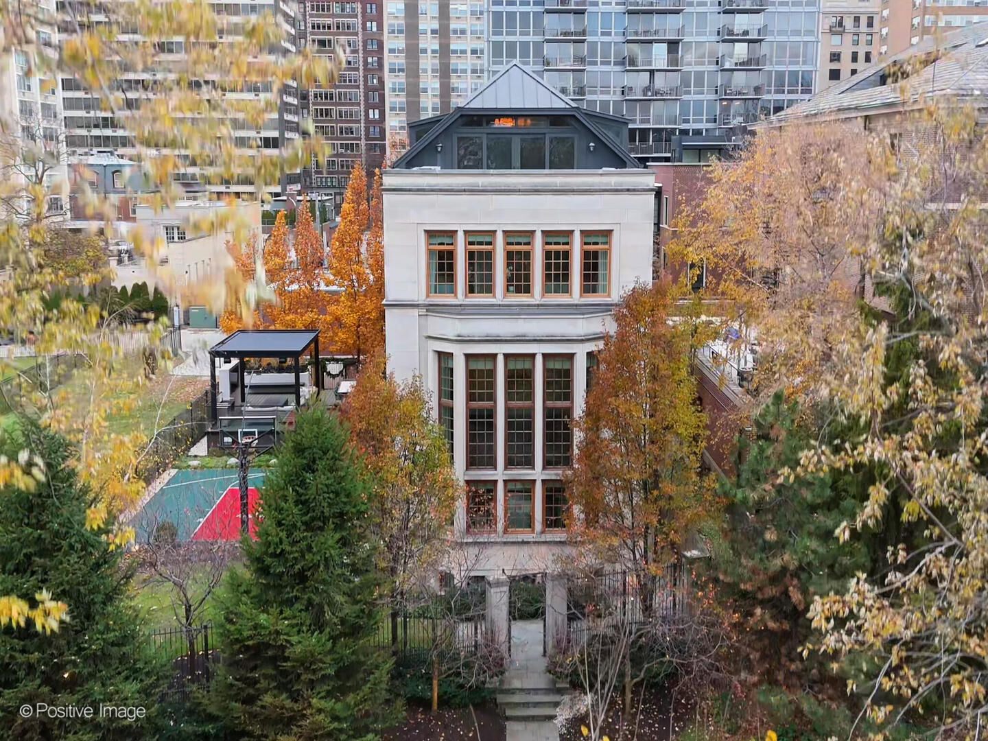 Property Photo: 3024 N Lake Shore Drive IL 60657