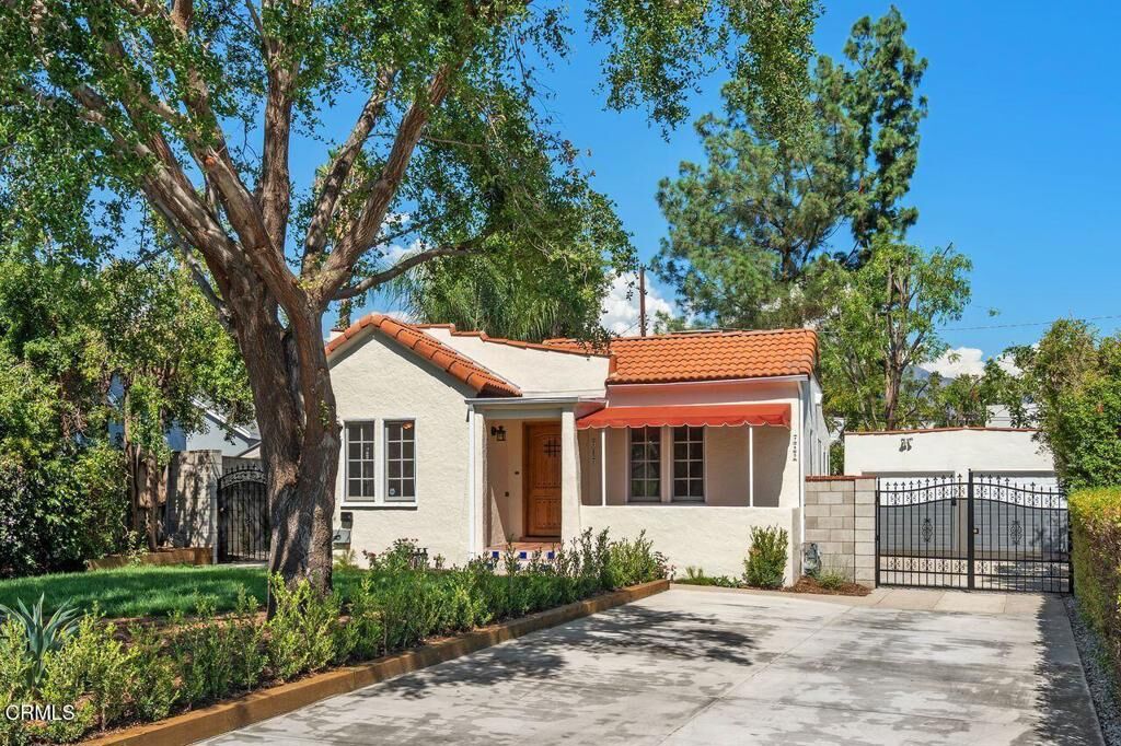 Property Photo:  787 789 Elmira Street  CA 91104 