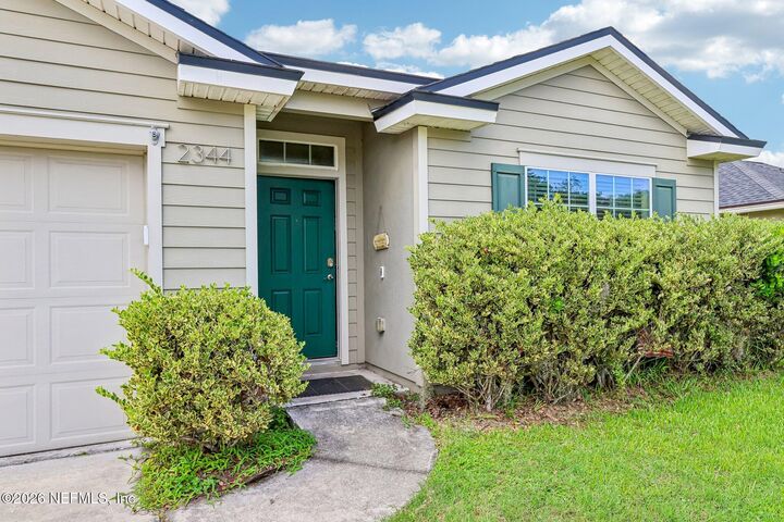 Property Photo:  2344 Bonnie Lakes Drive  FL 32043 
