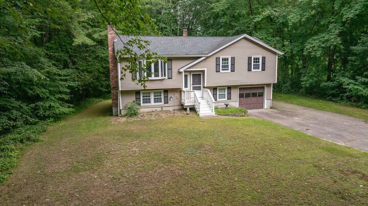 Property Photo:  8 Holstein Avenue  NH 03053 