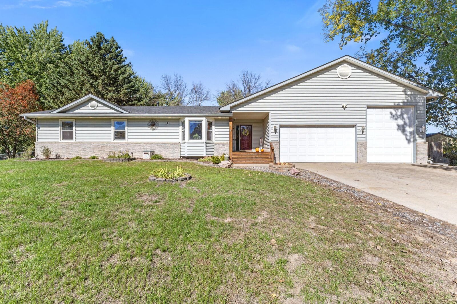 Property Photo:  61 212th Lane NW  MN 55011 