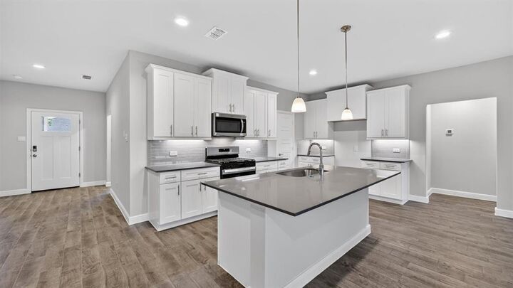 Property Photo: 4213 Cornerstone Circle TX 76048