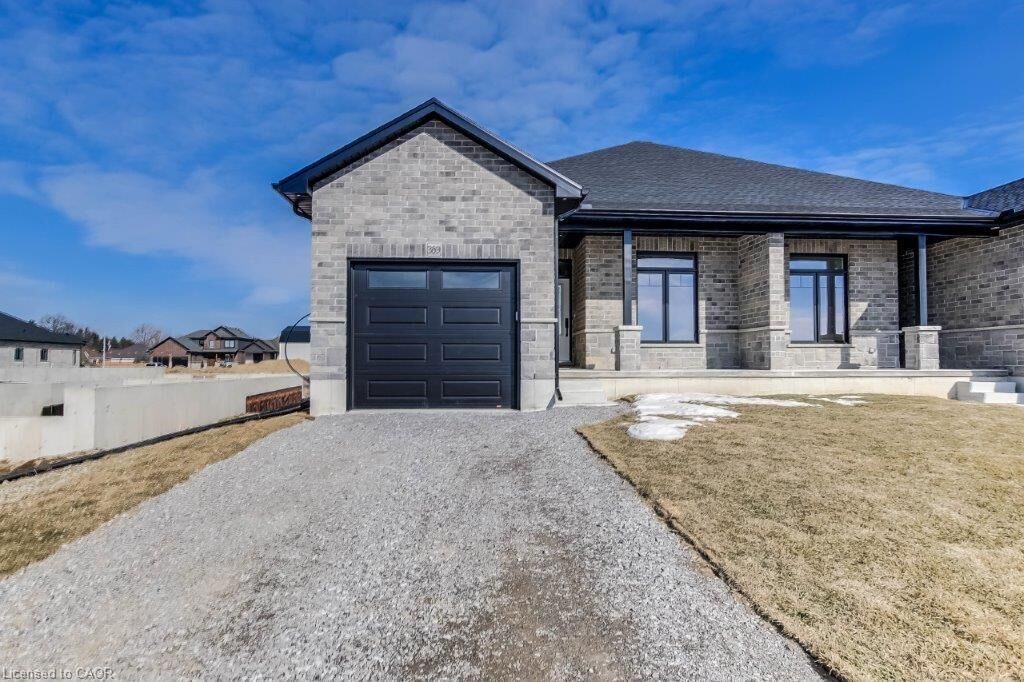 Property Photo:  383 Argyle Avenue  ON N4B 0B2 
