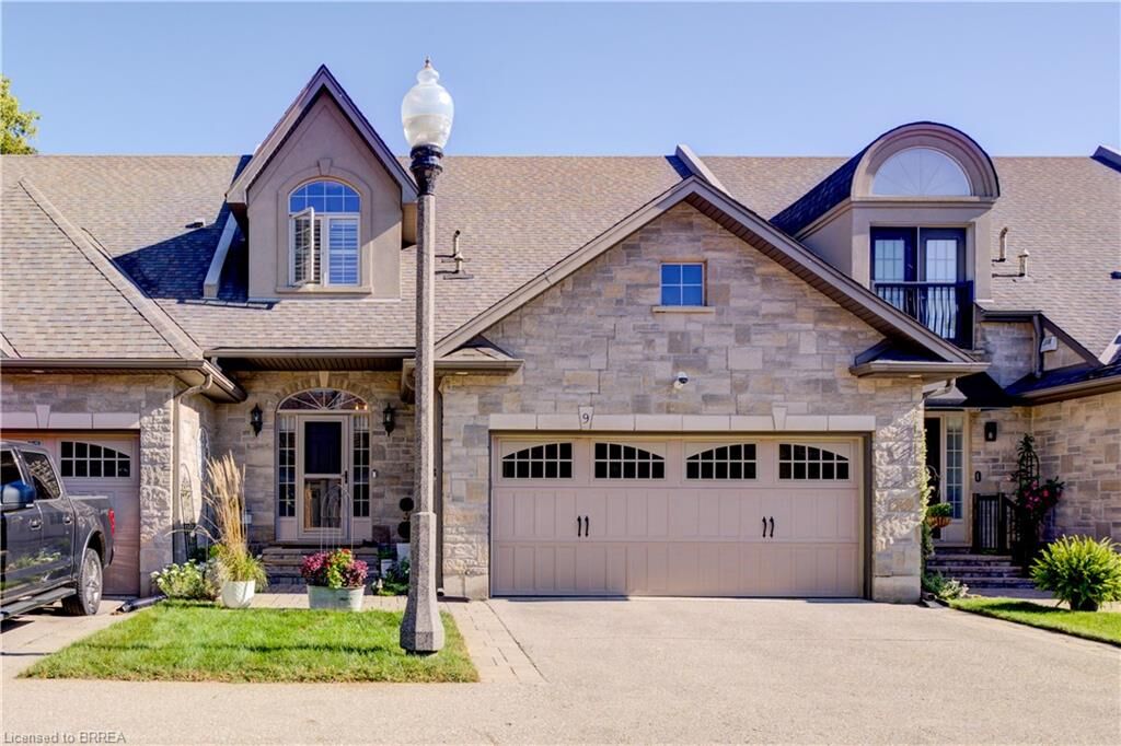 Property Photo:  60 Dufferin Avenue 9  ON N3T 0J1 