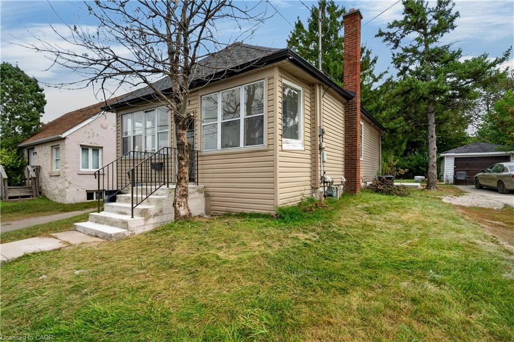 Property Photo:  241 West 5th Street  ON L9C 3N8 