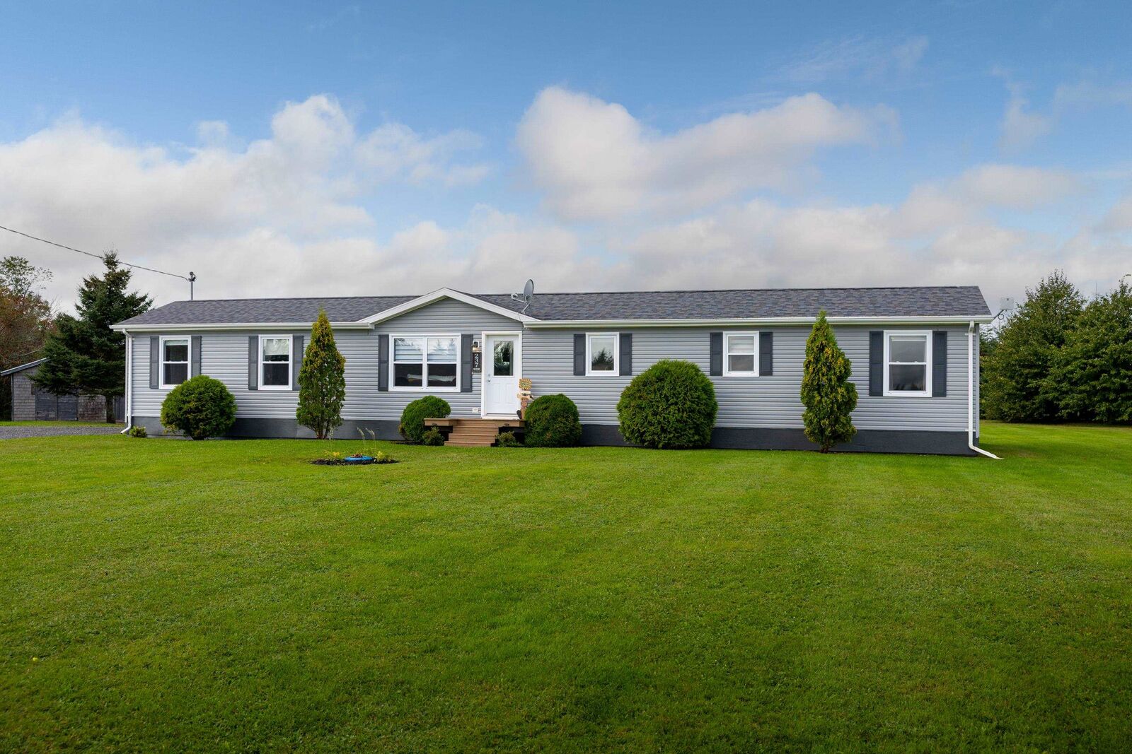 Property Photo:  237 Avondale Road  PE C0A 2E0 