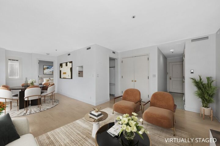 Property Photo:  20 Rowes Wharf Ph4  MA 02110 