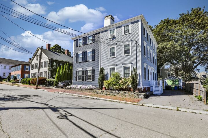 Property Photo:  2 Court Street 3  MA 01950 