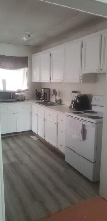 Property Photo:  1007 1st Avenue  AB T0G 0W0 
