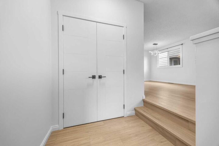 Property Photo:  155 Sandarac Way NW  AB T3K 2Y4 