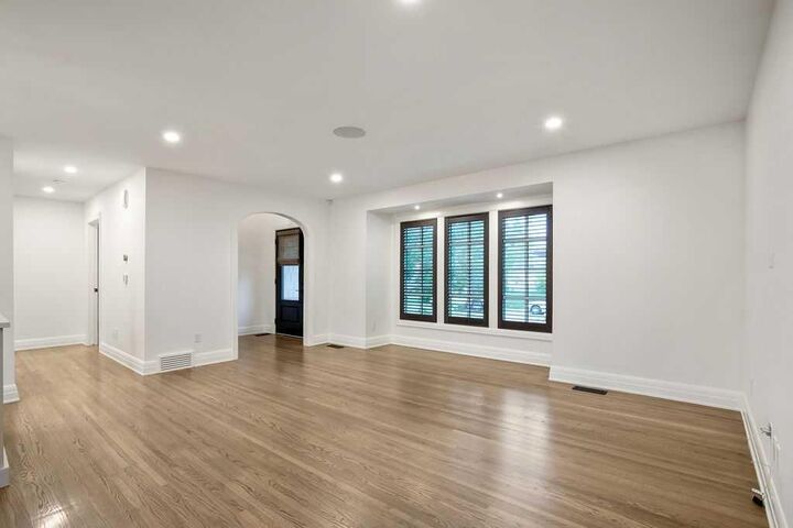 Property Photo:  256 Westminster Drive SW  AB T3C 2T6 