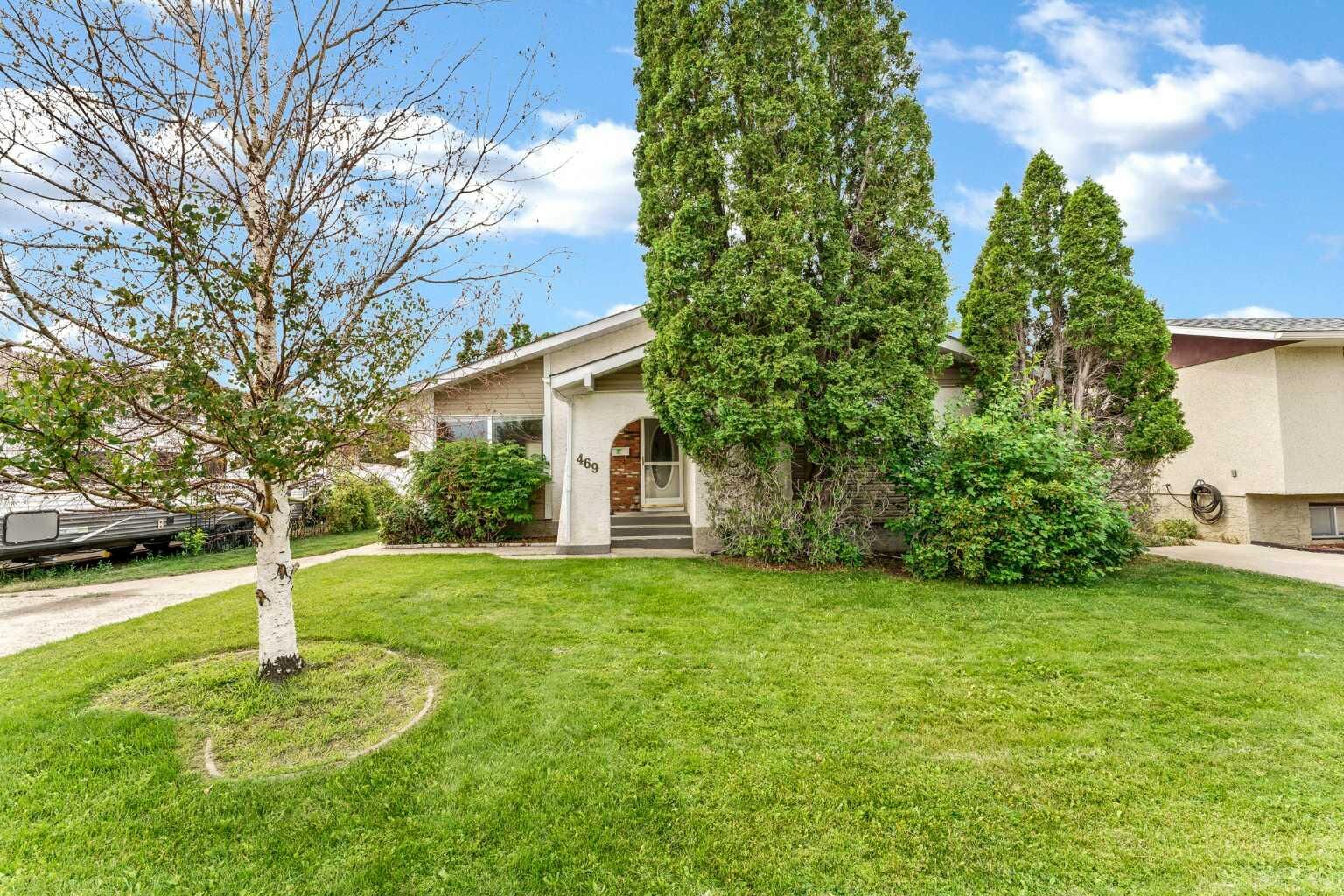 Property Photo:  469 19 Street NE  AB T1C 1G2 