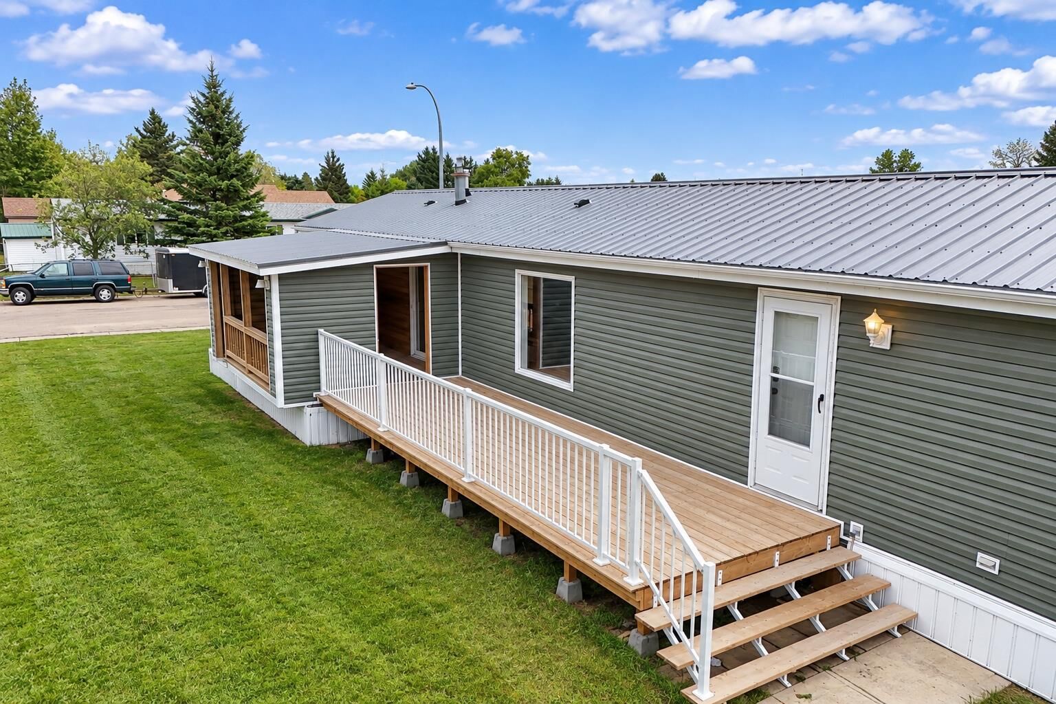 Property Photo:  6506 52 Street  AB T4J 1E2 