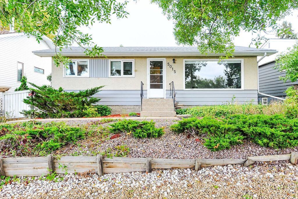 Property Photo:  5015 58 Street  AB T4V 2G7 