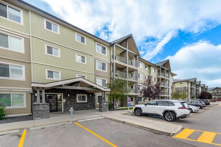 Property Photo:  181 Skyview Ranch Manor NE 2314  AB T3N 0V2 