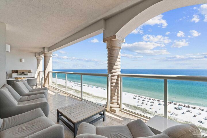 Property Photo:  18 Via Deluna Dr 1405  FL 32561 