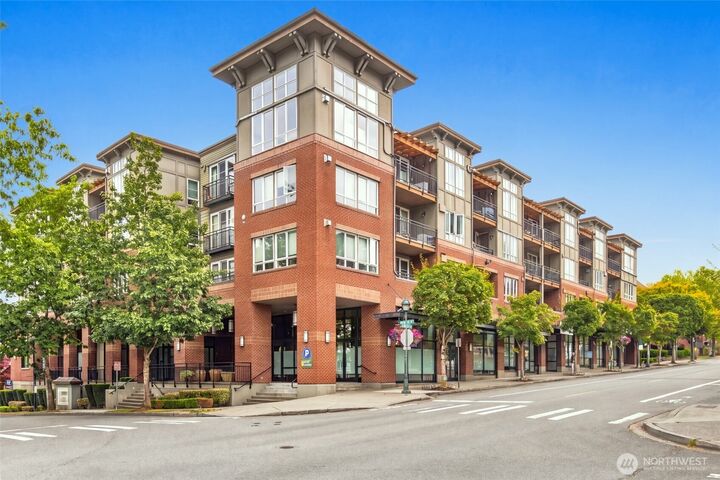 Property Photo:  1880  25th Avenue NE 312  WA 98029 