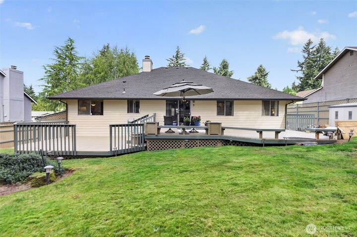 Property Photo: 219 S 316th Place WA 98003