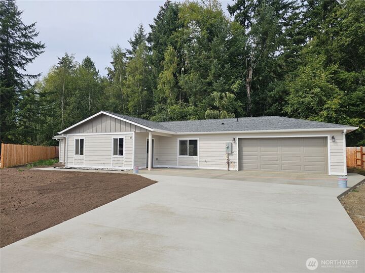 Property Photo:  17  Pebble Creek Court  WA 98541 