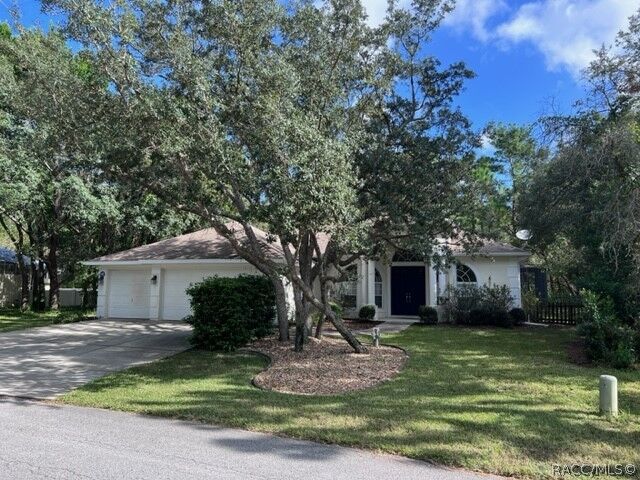 Property Photo: 18 Euphorbia Court FL 34446