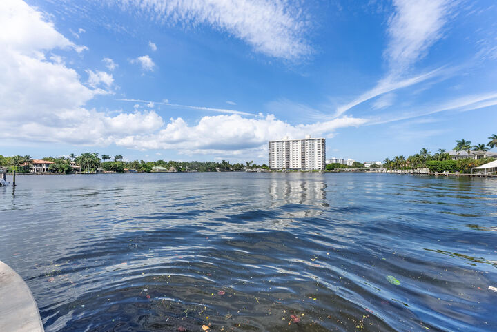 Property Photo: 990 Casuarina Road 4 FL 33483