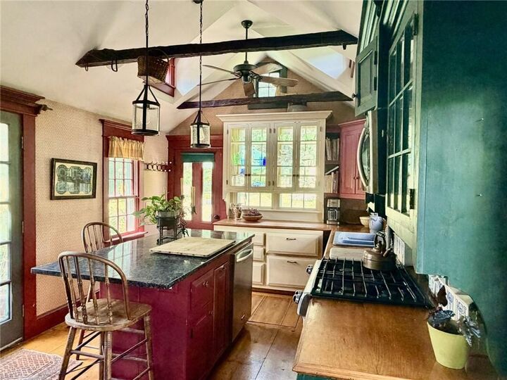 Property Photo: 1409 Hope Road RI 02831