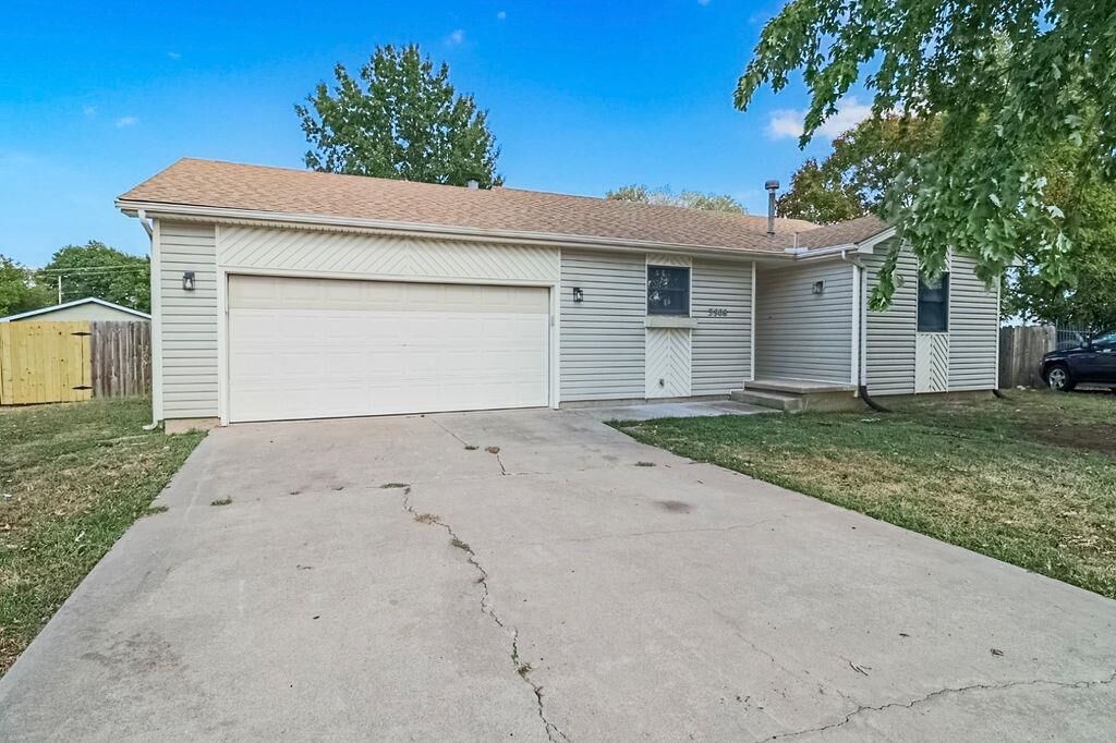 Property Photo:  3908 S Gilda Cir  KS 67215 