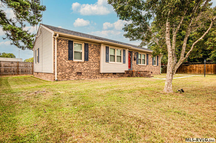 Property Photo:  106 Westover Dr.  NC 27870 