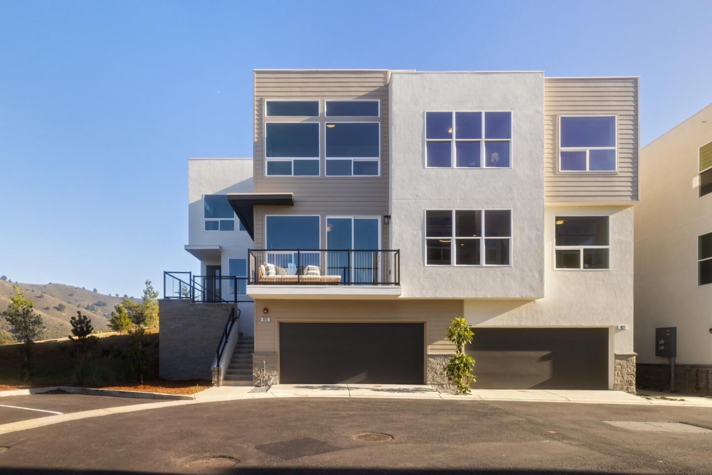 Property Photo:  827 Fassler Avenue  CA 94044 
