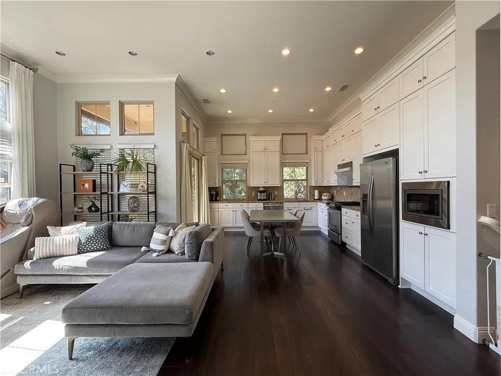 Property Photo:  93 Thornhurst  CA 92620 