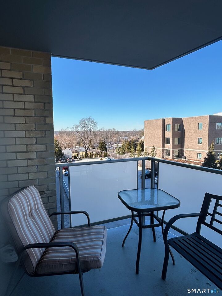 Property Photo:  1 Strawberry Hill Court 3F  CT 06902 