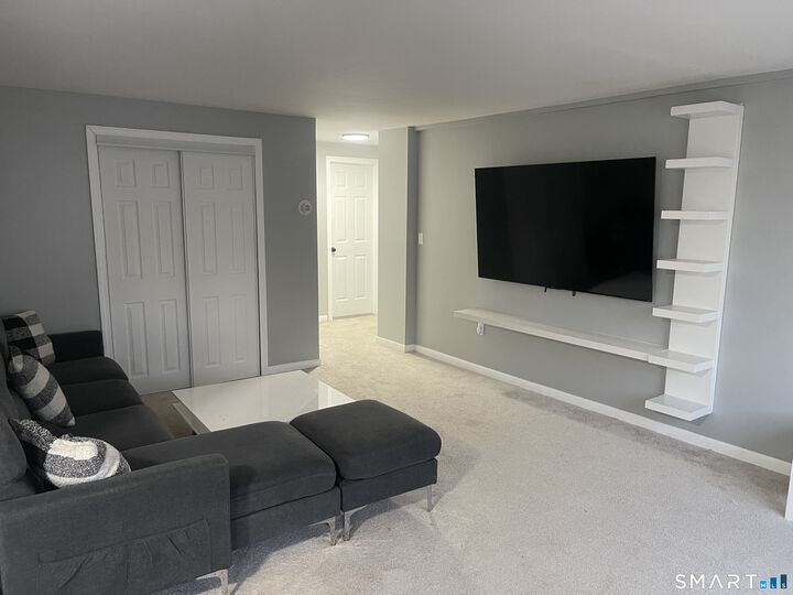 Property Photo:  40 Owen Street D9  CT 06105 