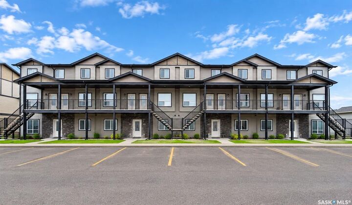 Property Photo:  103 Klassen Crescent 403  SK S7R 0G1 
