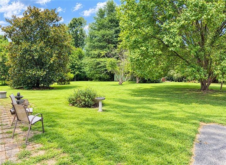 Property Photo:  5209 Ventura Drive  NC 27406 