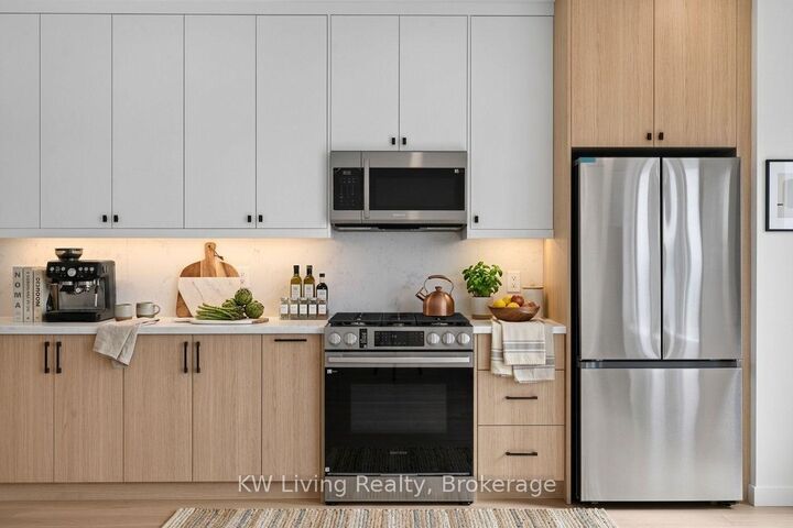 Property Photo:  484 Westmount Avenue  ON M6E 3N5 