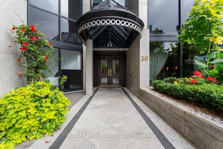 Property Photo: 30 Wellington Street E 403 ON M5E 1S3