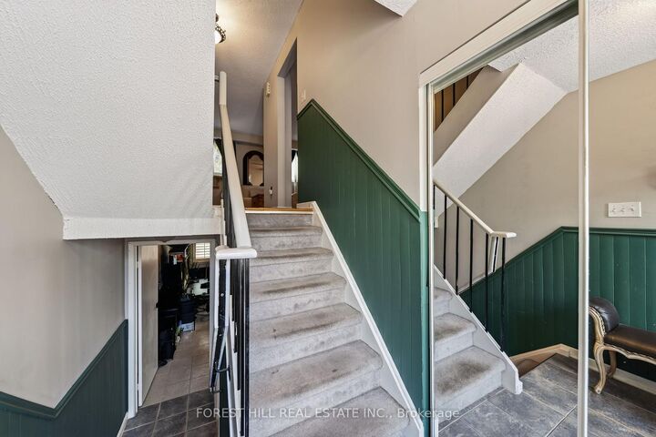 Property Photo:  25 Deer Run Crescent 9  ON L3Z 1N1 