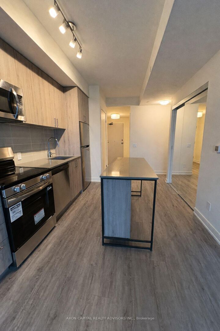 Property Photo:  8020 Derry Road 1001  ON L9T 9N7 