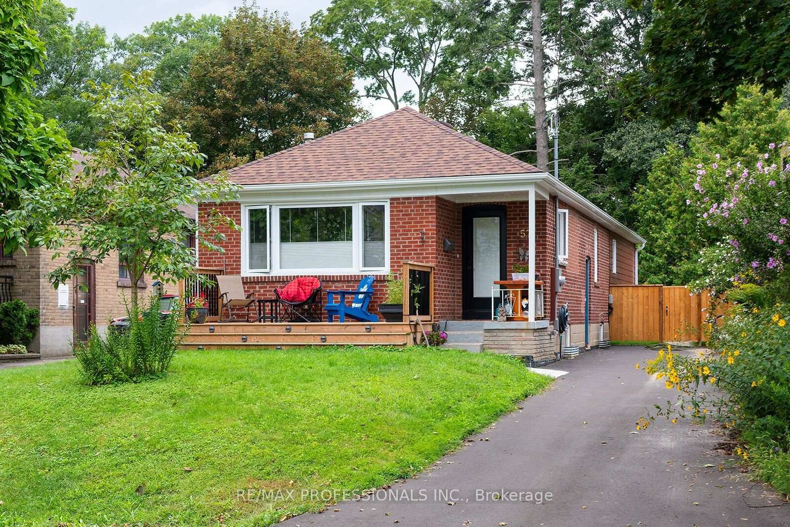 Property Photo: 57 Enfield Avenue ON M8W 1T6
