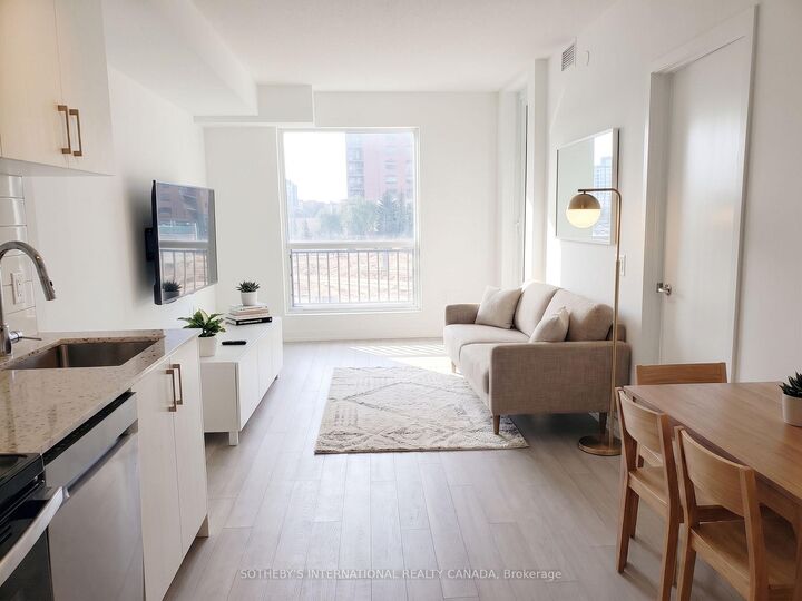Property Photo:  4010 Eglinton Avenue W 201  ON M9A 0G5 