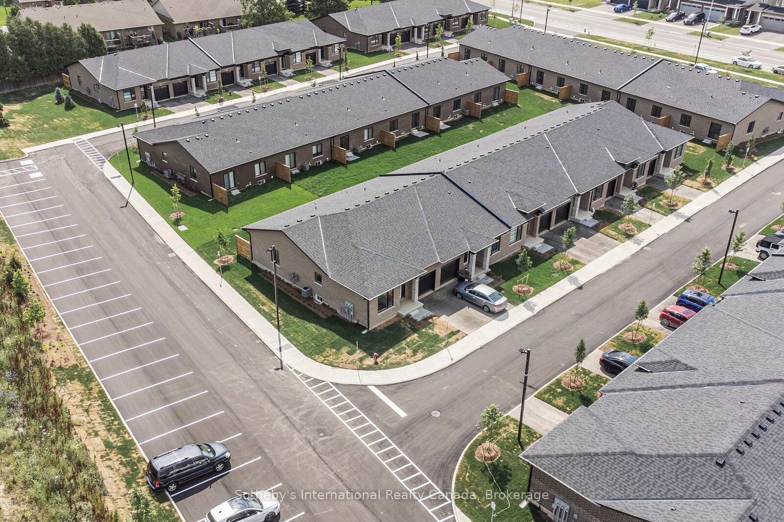 Property Photo: 550 Grey Street 24 ON N3S 0C4