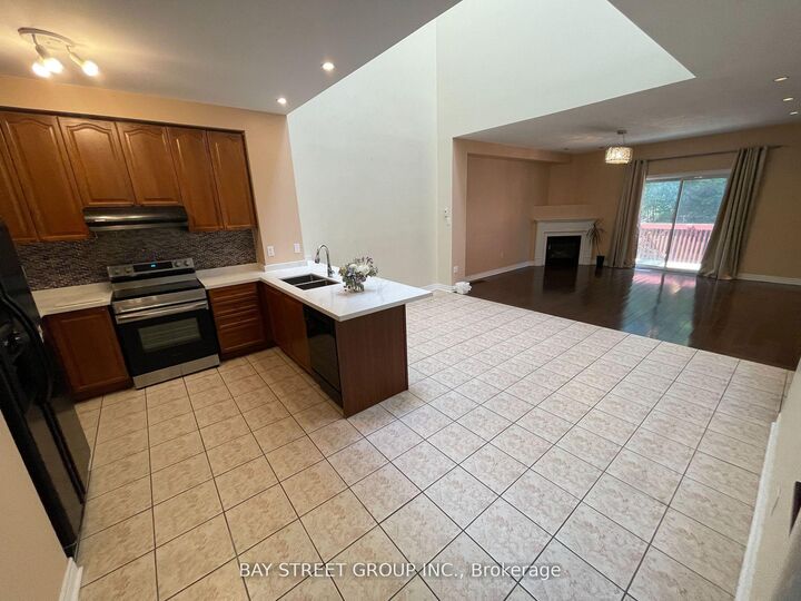 Property Photo:  220 Yorkland Street  ON L4S 1A2 