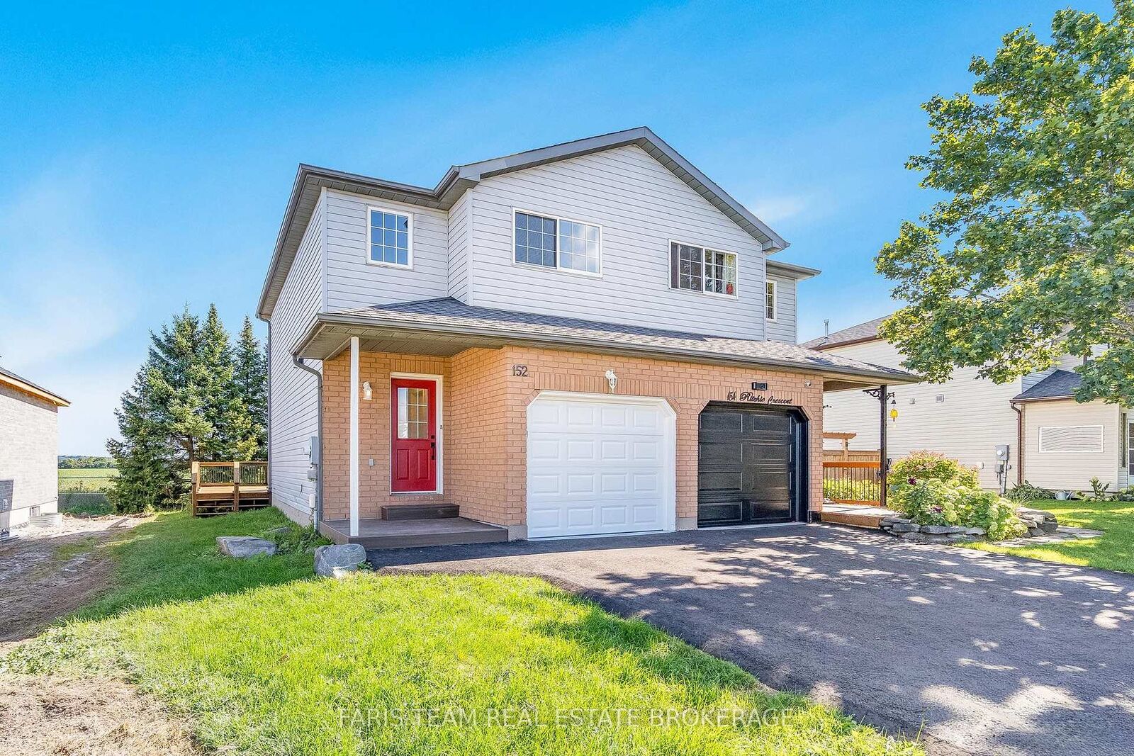 Property Photo:  152 Ritchie Crescent  ON L0L 1P0 