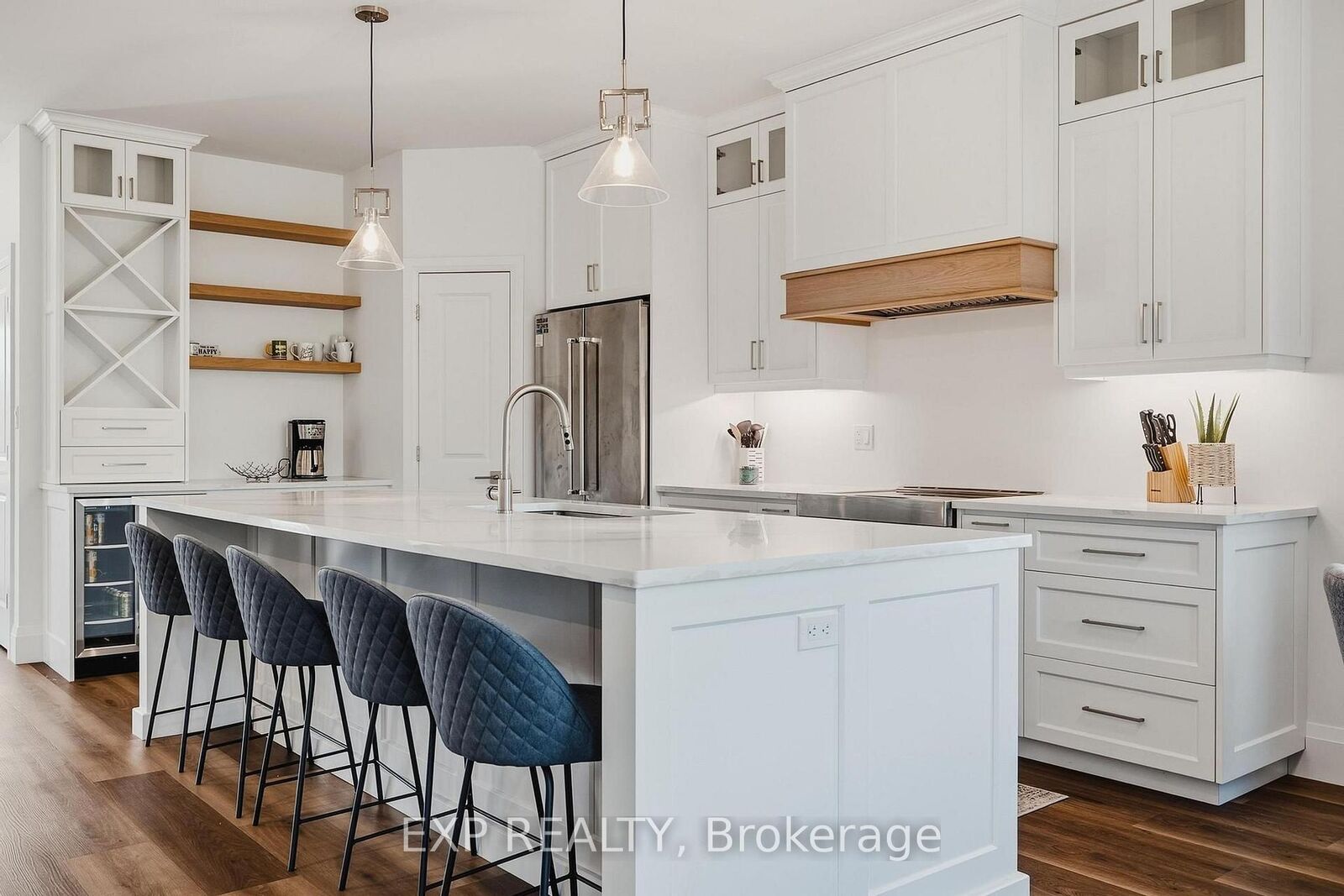 Property Photo:  278 Grosvenor Street S Main Level  ON N0H 2L0 