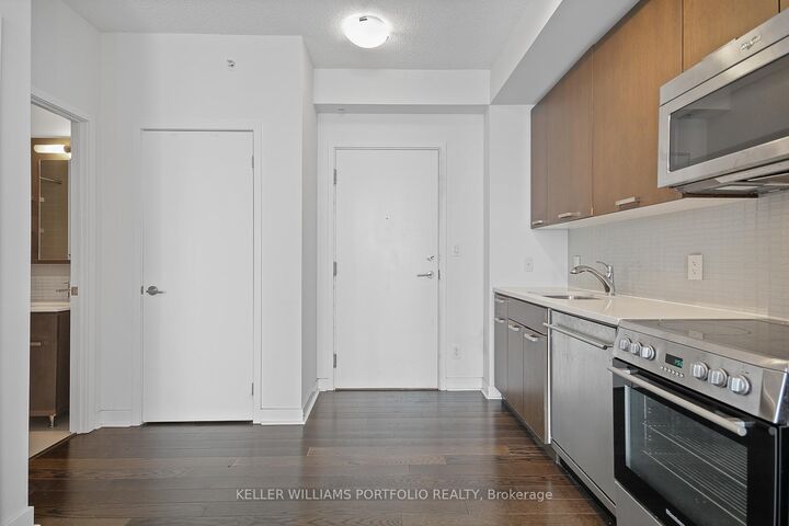 Property Photo:  295 Adelaide Street W 3411  ON M5V 0L4 