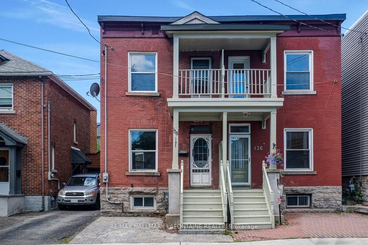Property Photo:  138 Concord Street S  ON K1S 0Z4 